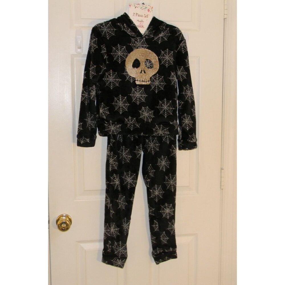 Maddie & Michelle Girls Halloween Pajamas Sz 7/8 Hooded Sequins Skull Spiders